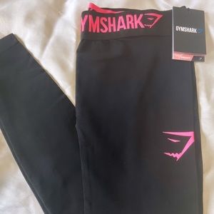 Gym shark leggings